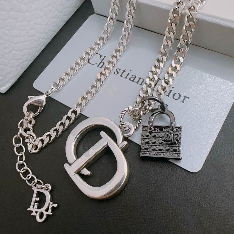 Dior Necklace 05lyr305